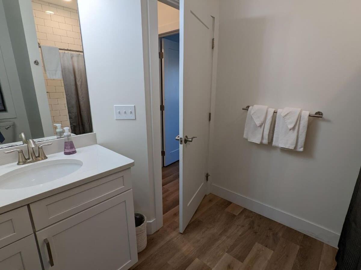 Location Location - Capri Condo 212 Traverse City Exterior foto